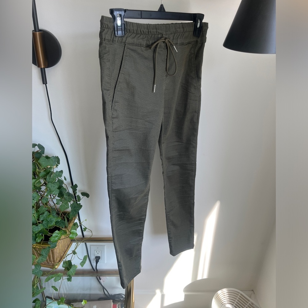 NWOT Bevy Flog Shely pants, Olive Green, pull/on, drawstring, size 24.